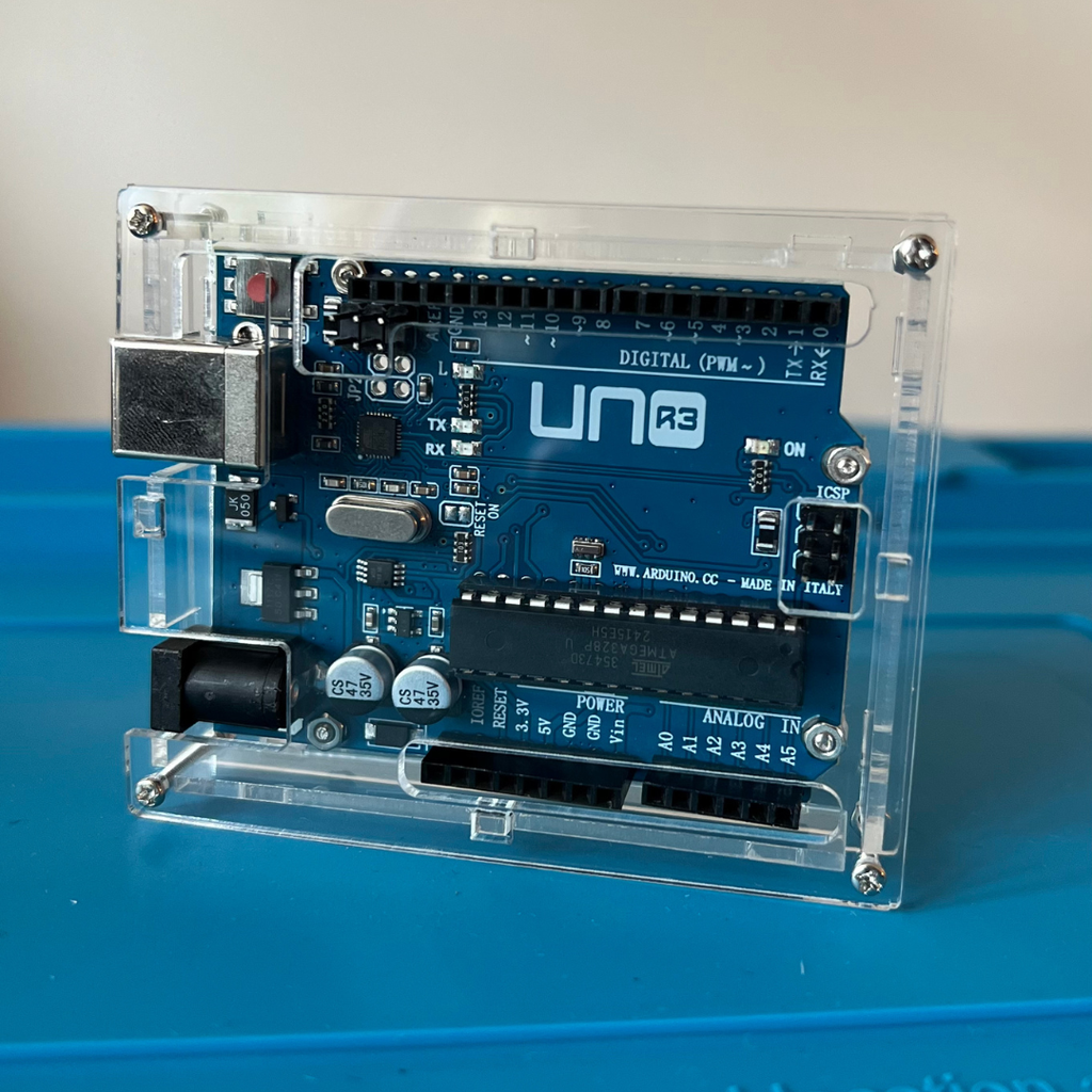 Case Acrilico Arduino Uno.png