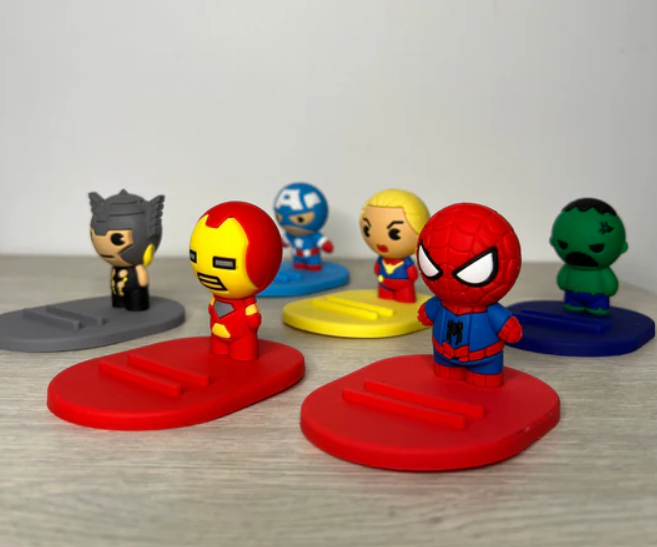 .Soporte para celular Marvel