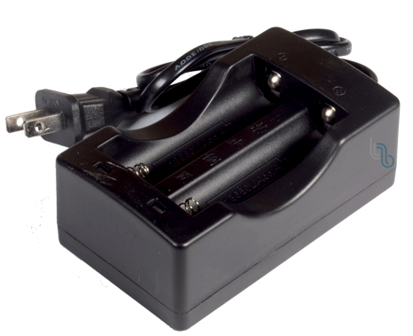 Cargador de 2 Baterias de Litio 18650 3.7V Entrada: 100~240VAC Salida: 4.2VDC 650mA MODELO:A2